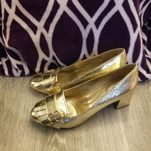 Bandolino gold dress shoes. Size 6.5.